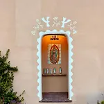Dos Hermanas Compound 7 Casitas Downtown *