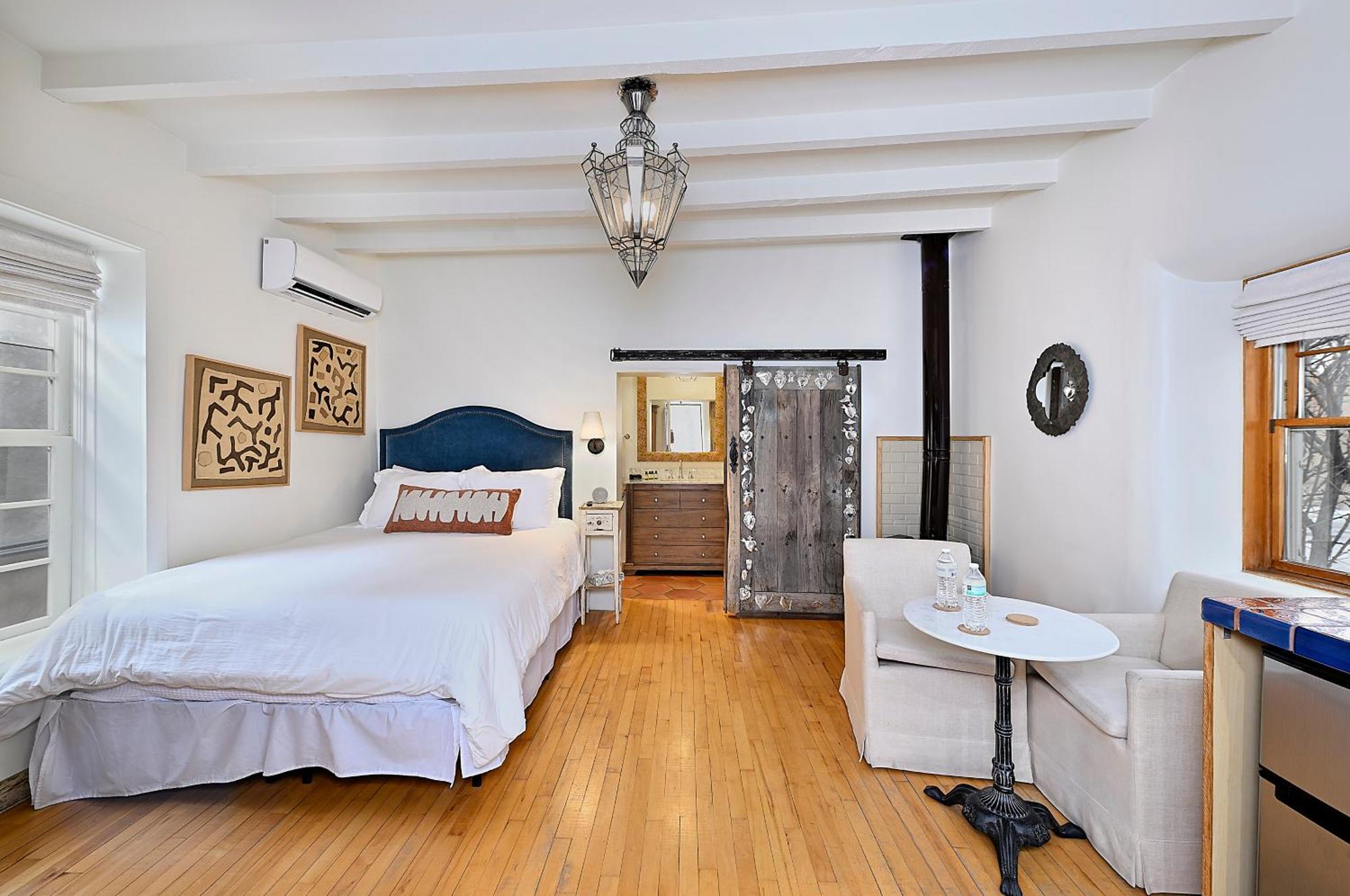 Dos Hermanas Compound 7 Casitas Downtown