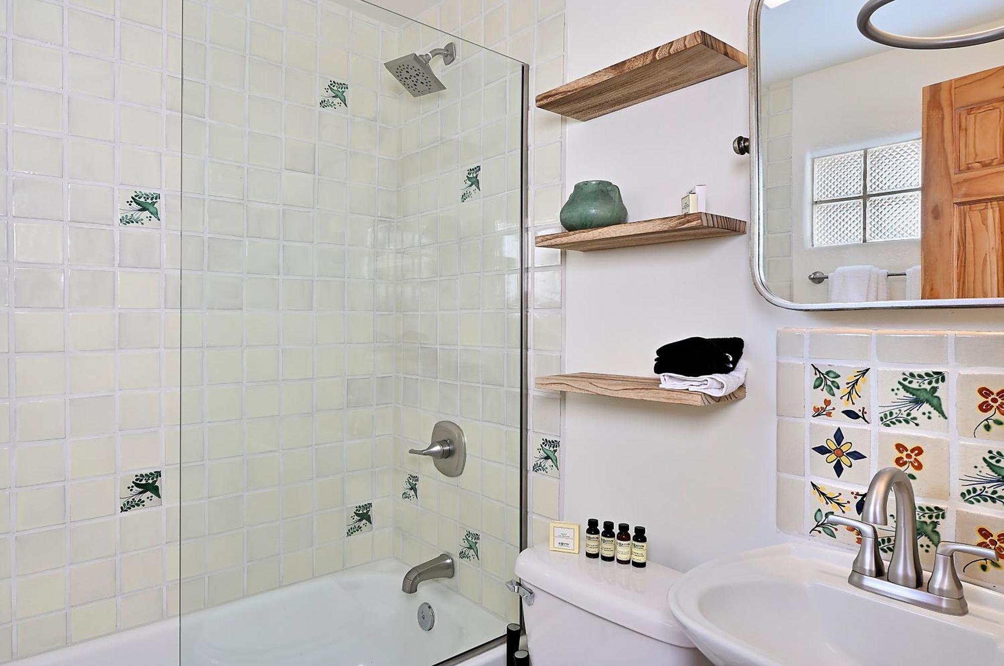 Dos Hermanas Compound 7 Casitas Downtown