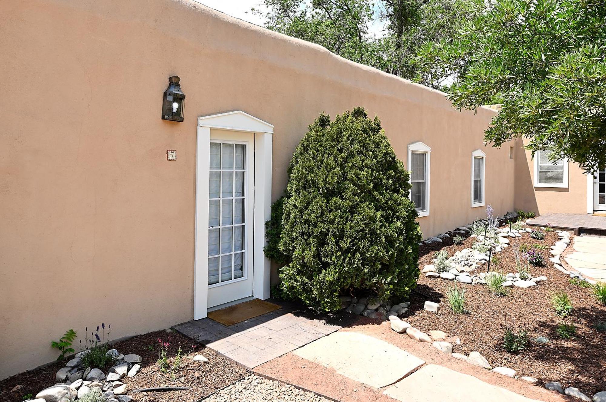 Dos Hermanas Compound 7 Casitas Downtown