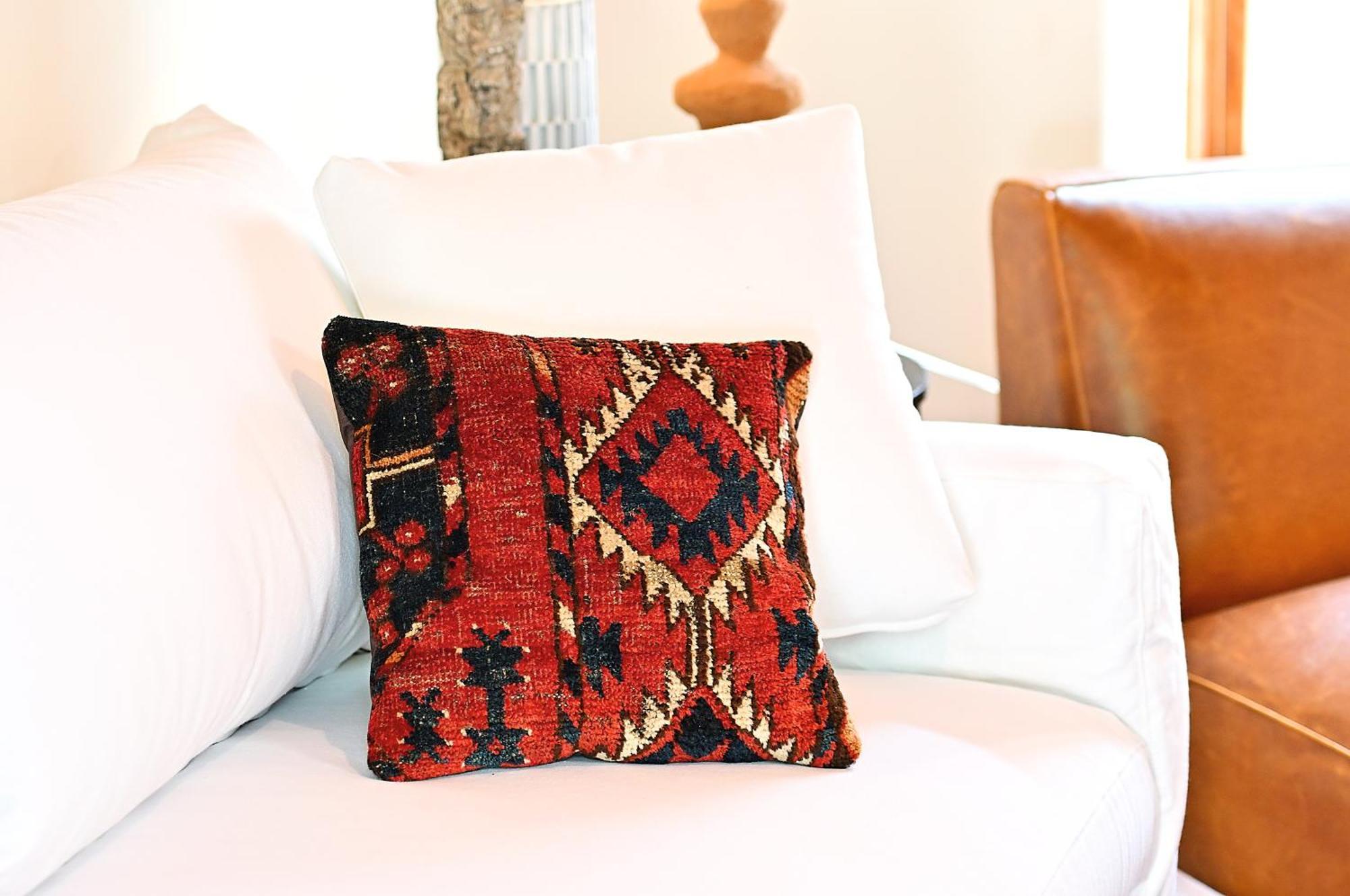 Dos Hermanas Compound 7 Casitas Downtown *