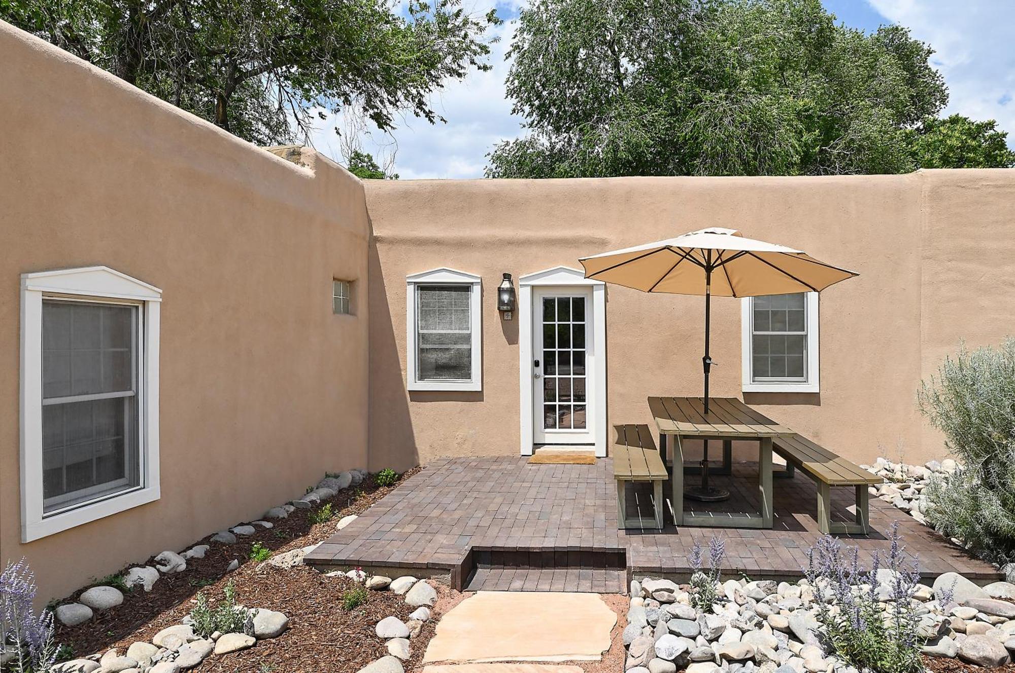 Dos Hermanas Compound 7 Casitas Downtown *